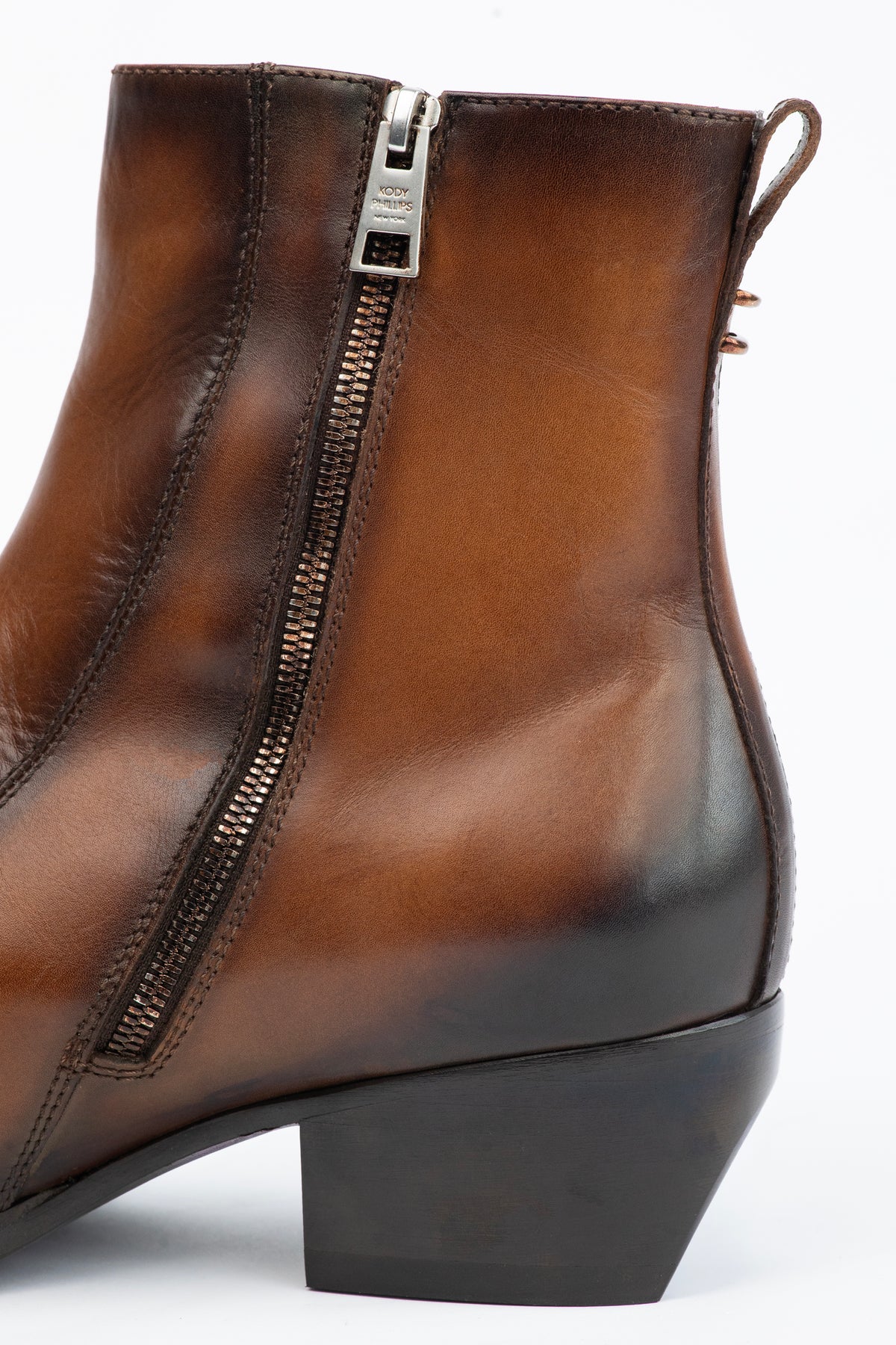 POINTED LEATHER BOOT - BROWN