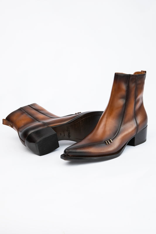 POINTED LEATHER BOOT - BROWN