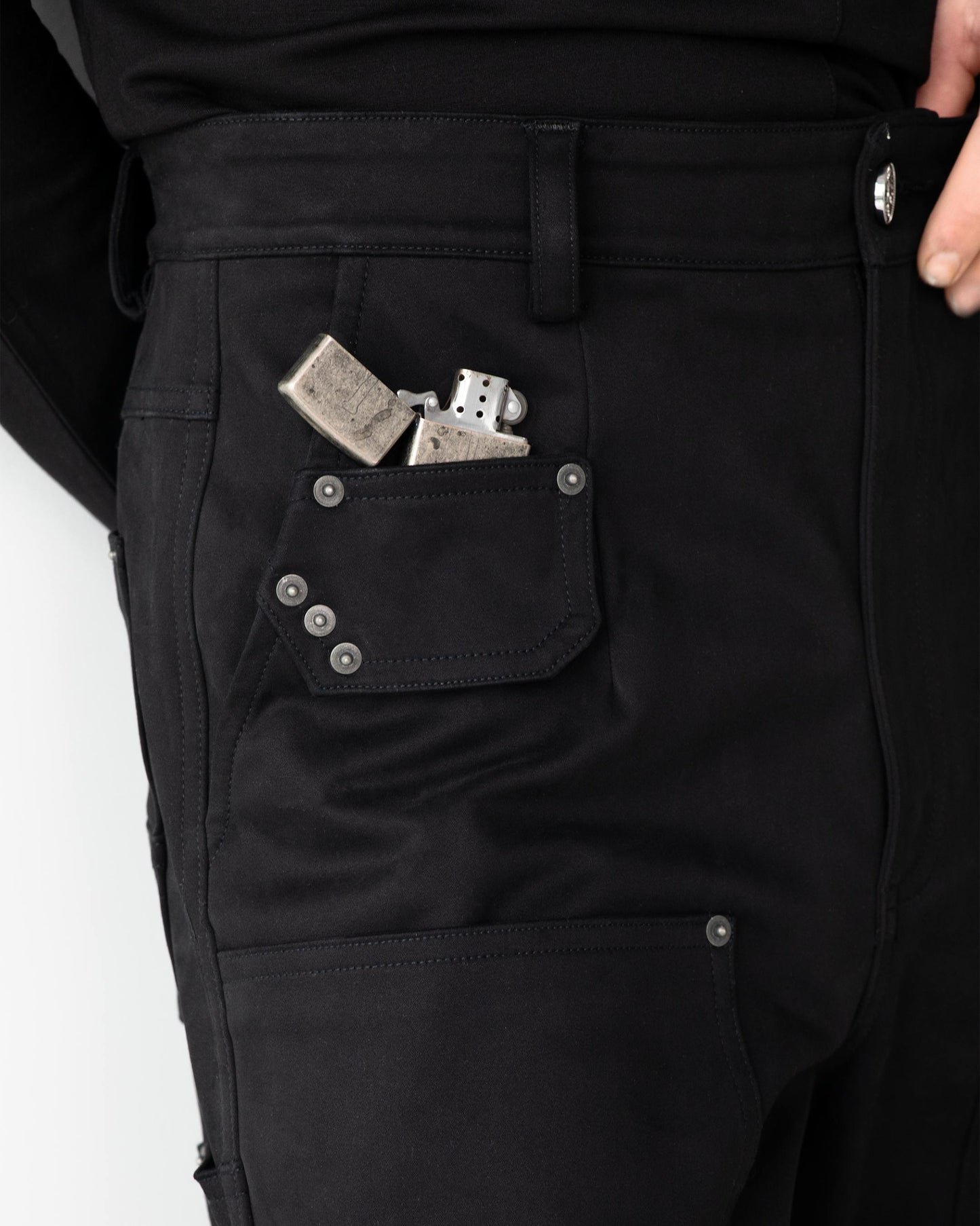 RIVET PANTS - BLACK