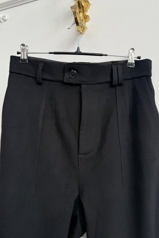[32] In House Wool Trousers- Black