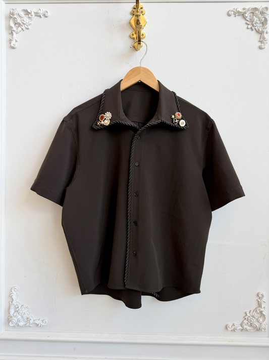 SS Emb. Lasso Shirt Brown - L