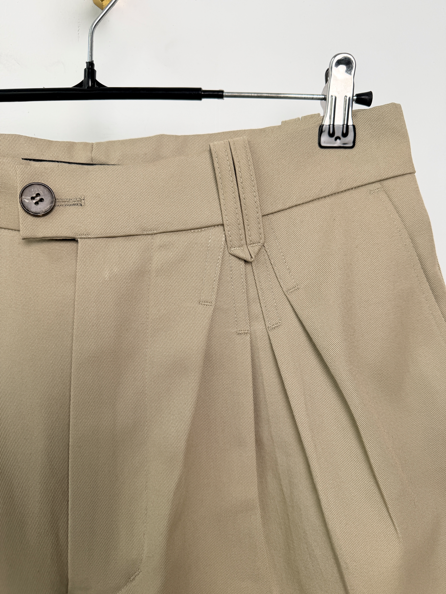 Pleated Shorts Khaki-32