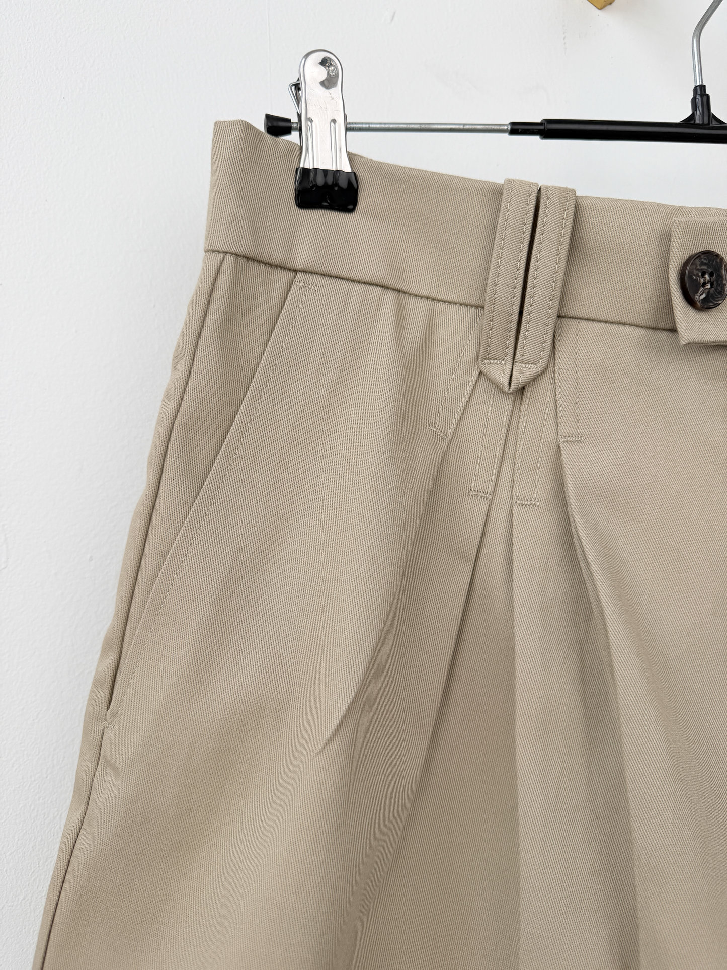 Pleated Shorts Khaki-32